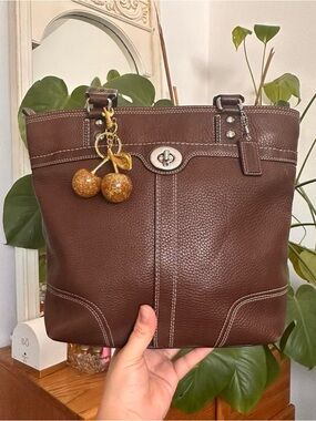 Y2k Coach Brown Leather Tote with Turnlock